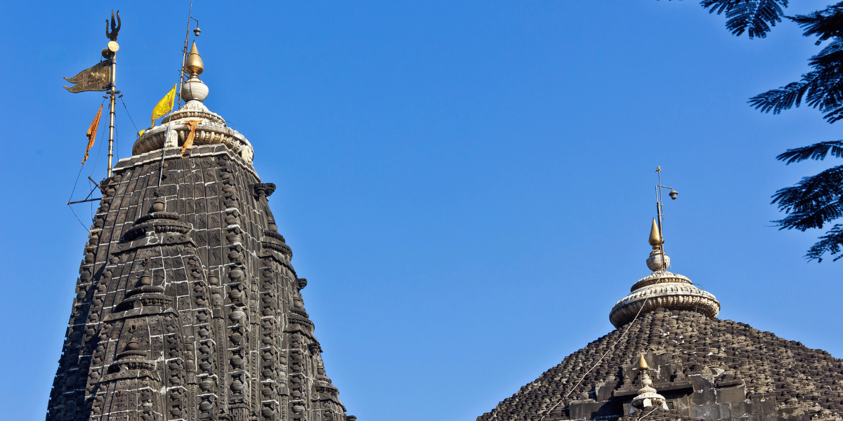 Trimbakeshwar Jyotrilinga Temple Image